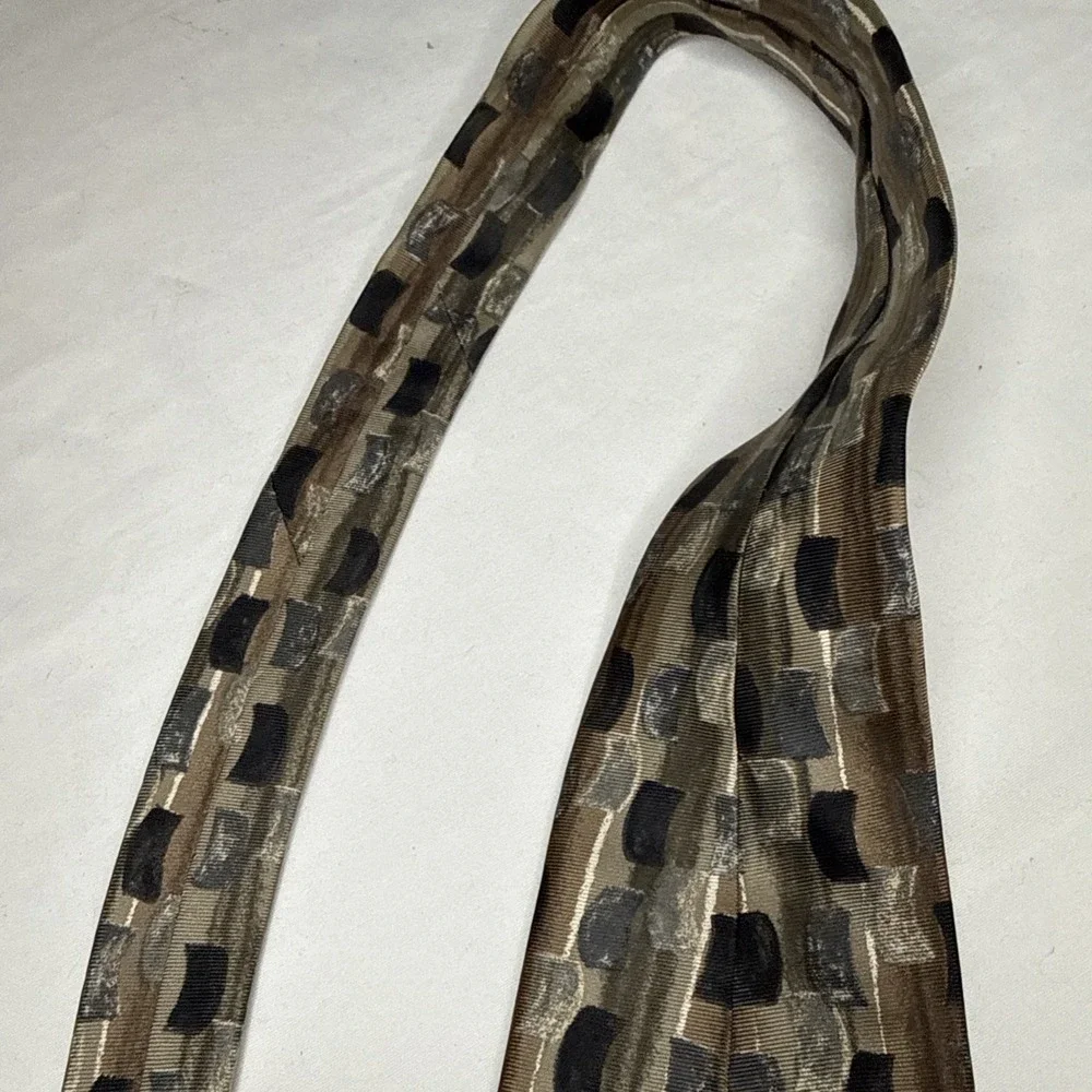 Cambridge Classic Mervyns Geometric Black Gray Beige Brown 100% Italian Silk Tie